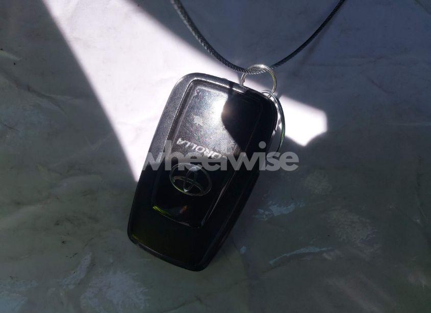 Photo 11 of 2022 Toyota Corolla SE (VIN JTND4MBE9N3186581)