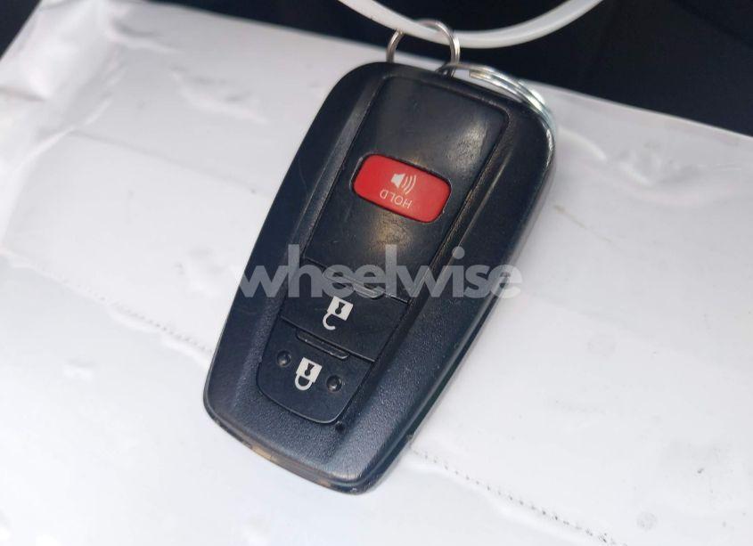 Photo 11 of 2020 Toyota Corolla SE (VIN JTND4RBE2L3080516)