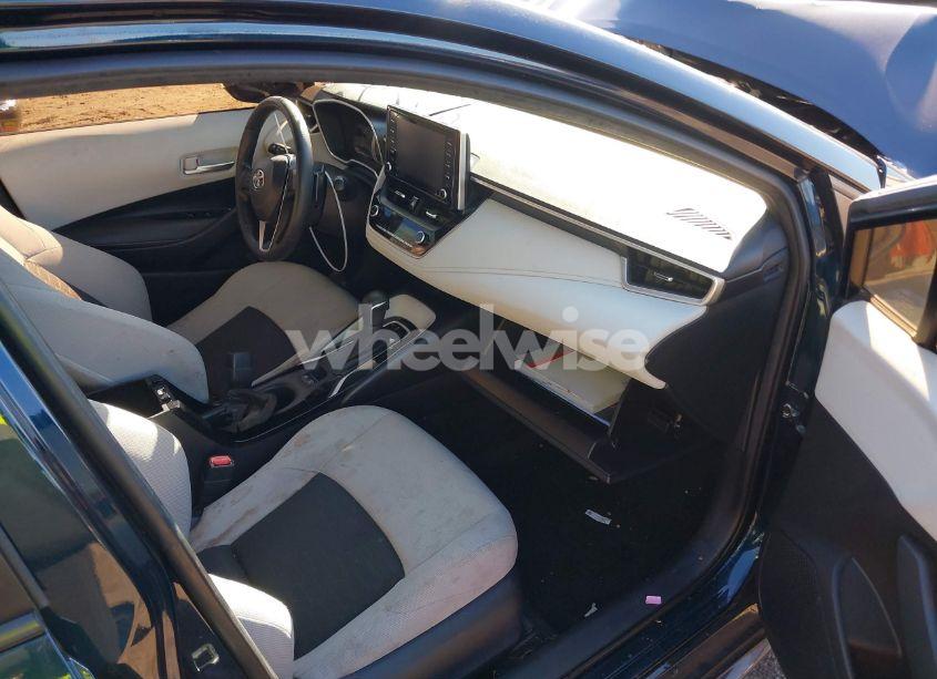 Photo 5 of 2020 Toyota Corolla SE (VIN JTND4RBE4L3084518)