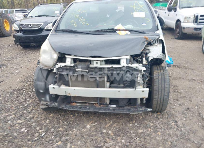 Photo 6 of 2013 Scion Iq N/A (VIN JTNJJXB06DJ022801)