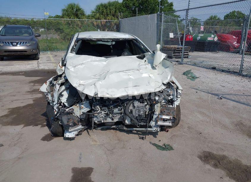 Photo 6 of 2019 Toyota Corolla SE (VIN JTNK4RBE3K3035221)