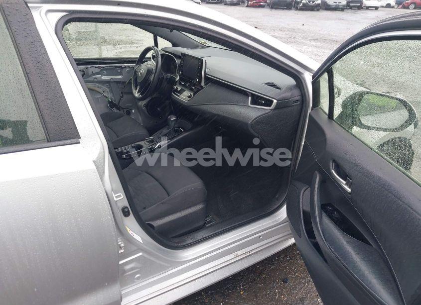 Photo 5 of 2019 Toyota Corolla SE (VIN JTNK4RBE3K3064007)