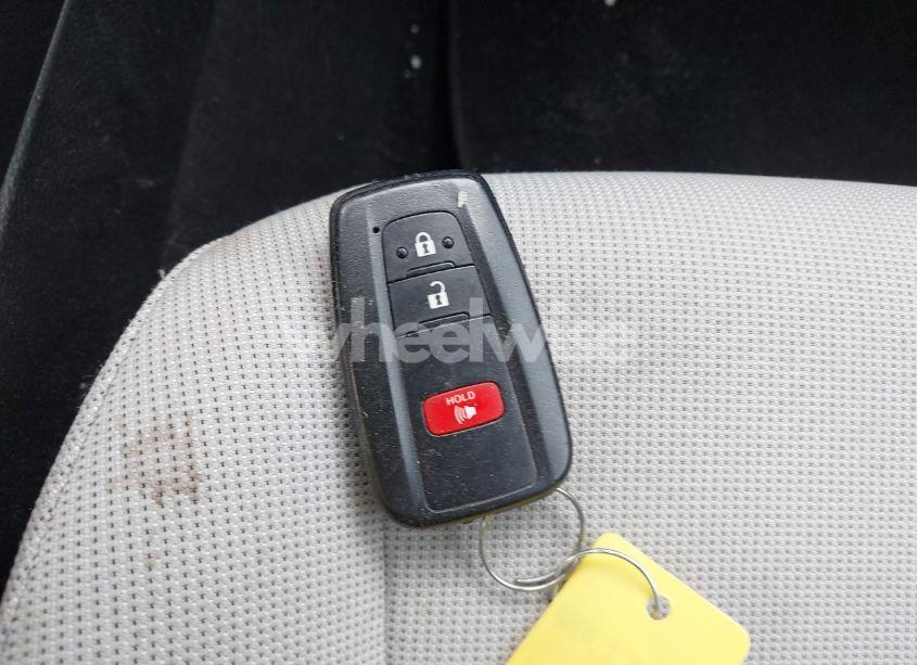 Photo 11 of 2019 Toyota Corolla SE (VIN JTNK4RBE3K3067750)