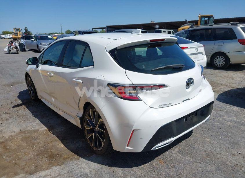 Photo 3 of 2019 Toyota Corolla XSE (VIN JTNK4RBE5K3052599)