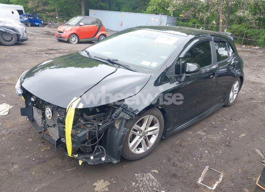 Photo 2 of 2019 Toyota Corolla SE (VIN JTNK4RBE5K3053574)