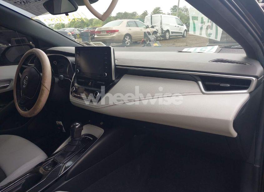 Photo 5 of 2019 Toyota Corolla SE (VIN JTNK4RBE5K3053574)