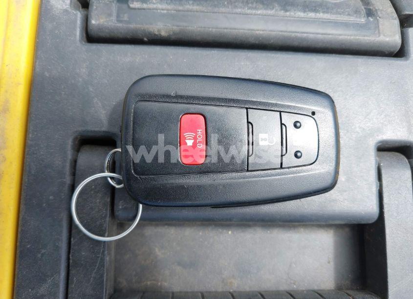 Photo 11 of 2019 Toyota Corolla SE (VIN JTNK4RBEXK3017153)