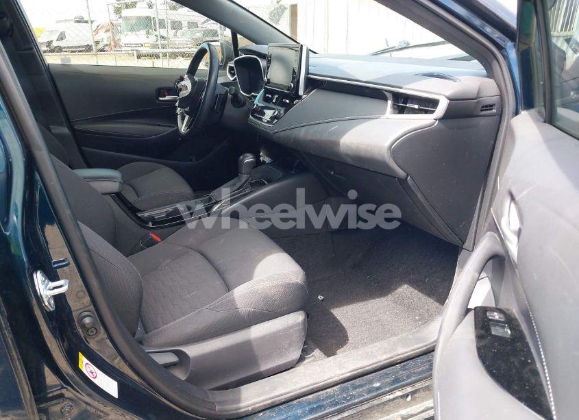 Photo 5 of 2019 Toyota Corolla SE (VIN JTNK4RBEXK3017153)