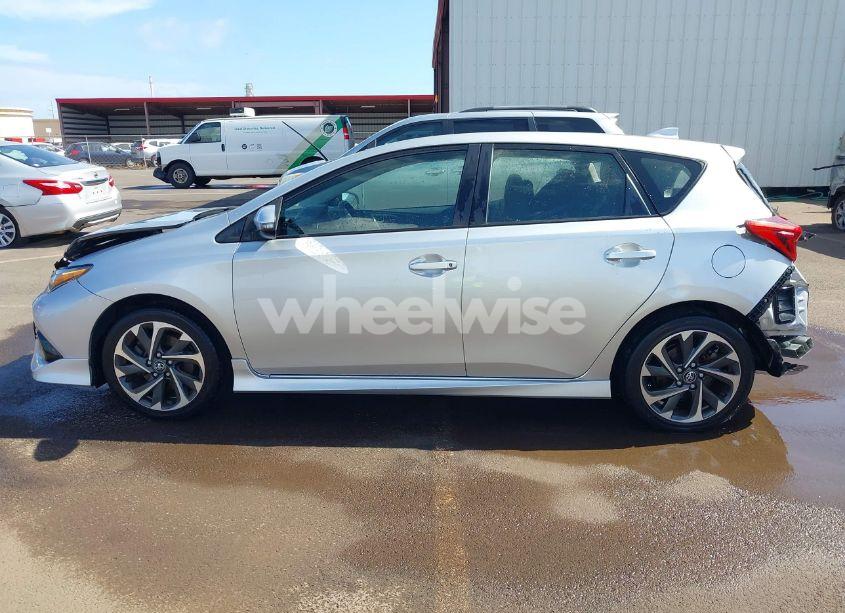 Photo 15 of 2018 Toyota Corolla IM (VIN JTNKARJE1JJ572576)