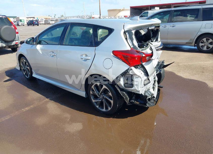 Photo 3 of 2018 Toyota Corolla IM (VIN JTNKARJE1JJ572576)