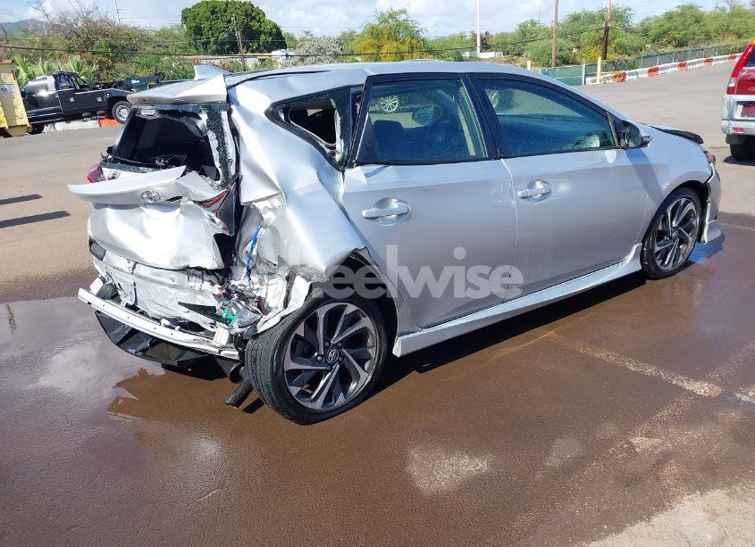 Photo 4 of 2018 Toyota Corolla IM (VIN JTNKARJE1JJ572576)