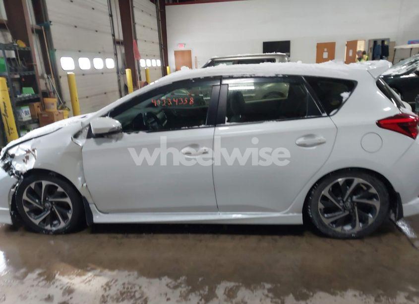 Photo 13 of 2017 Toyota Corolla IM (VIN JTNKARJE5HJ528915)