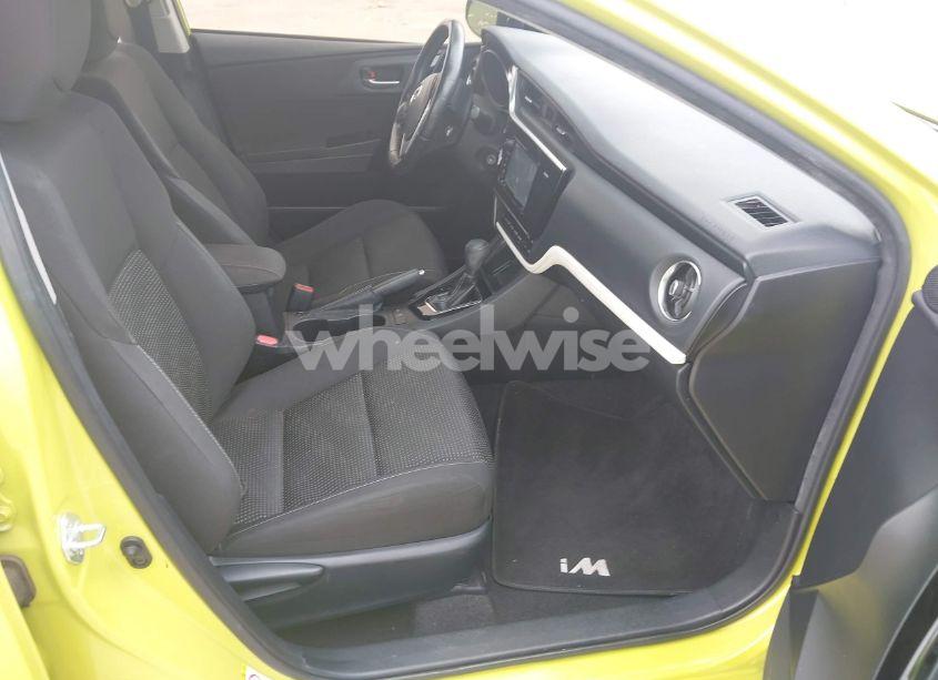 Photo 5 of 2018 Toyota Corolla IM (VIN JTNKARJE5JJ563007)