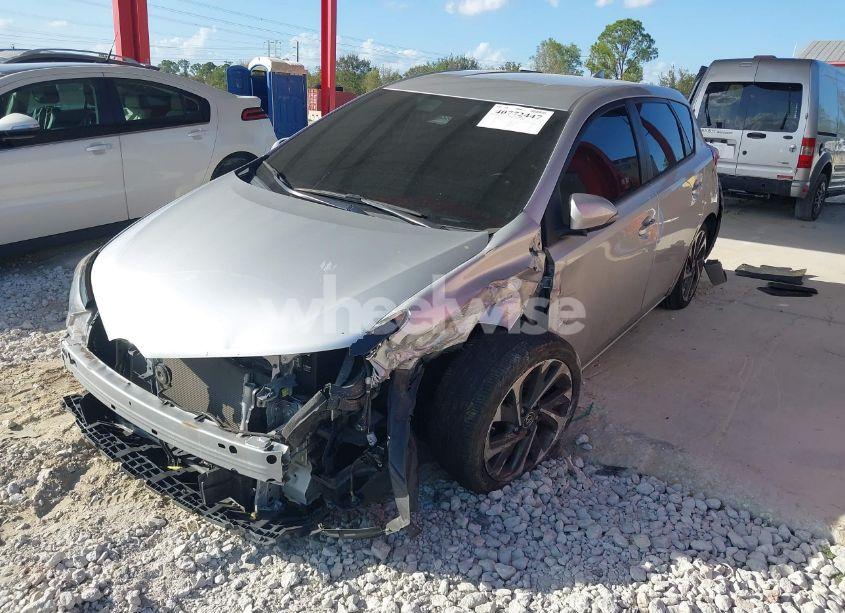 Photo 2 of 2018 Toyota Corolla IM (VIN JTNKARJE6JJ569012)