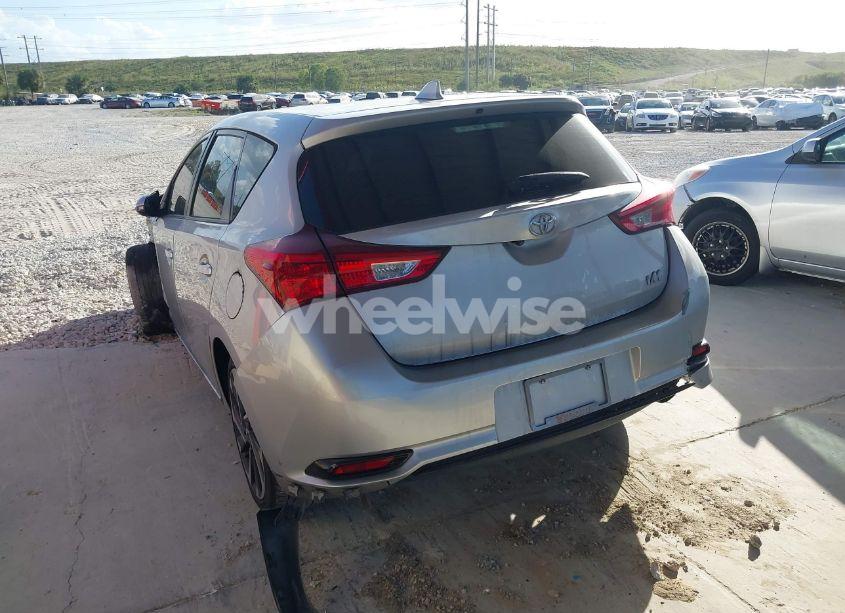 Photo 3 of 2018 Toyota Corolla IM (VIN JTNKARJE6JJ569012)