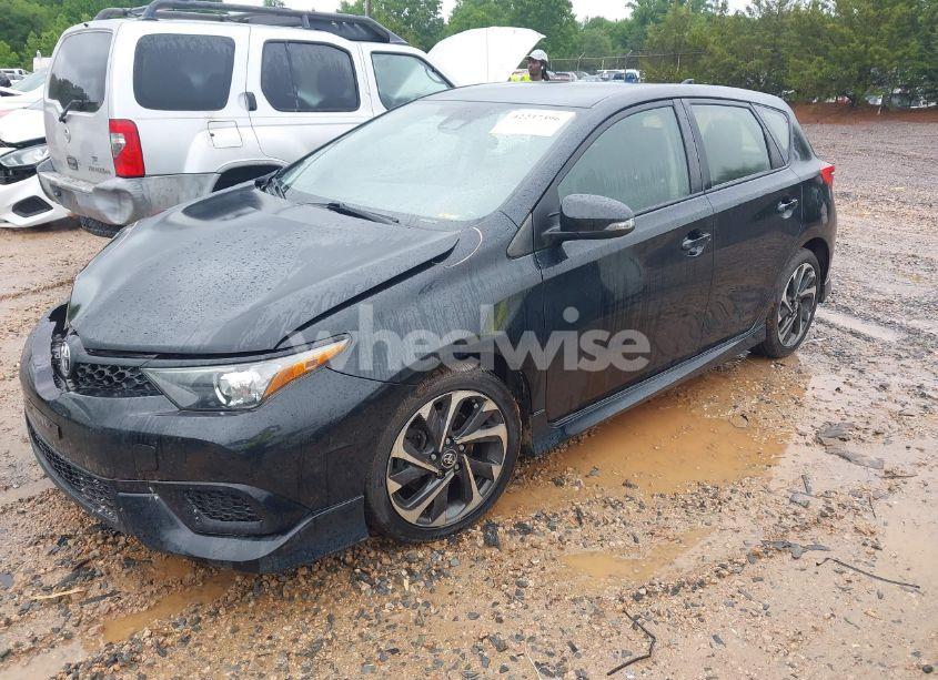 Photo 2 of 2018 Toyota Corolla IM (VIN JTNKARJE9JJ568405)