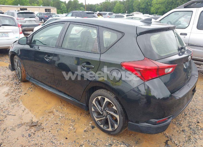 Photo 3 of 2018 Toyota Corolla IM (VIN JTNKARJE9JJ568405)