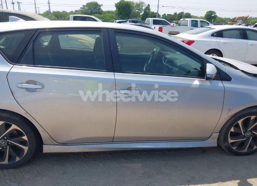 Photo 13 of 2018 Toyota Corolla IM (VIN JTNKARJEXJJ562399)