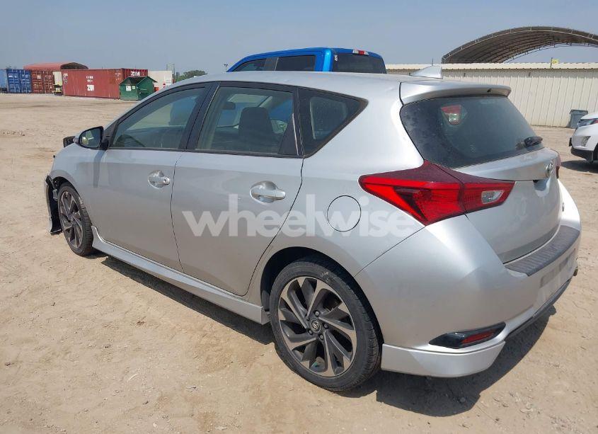 Photo 3 of 2018 Toyota Corolla IM (VIN JTNKARJEXJJ562399)