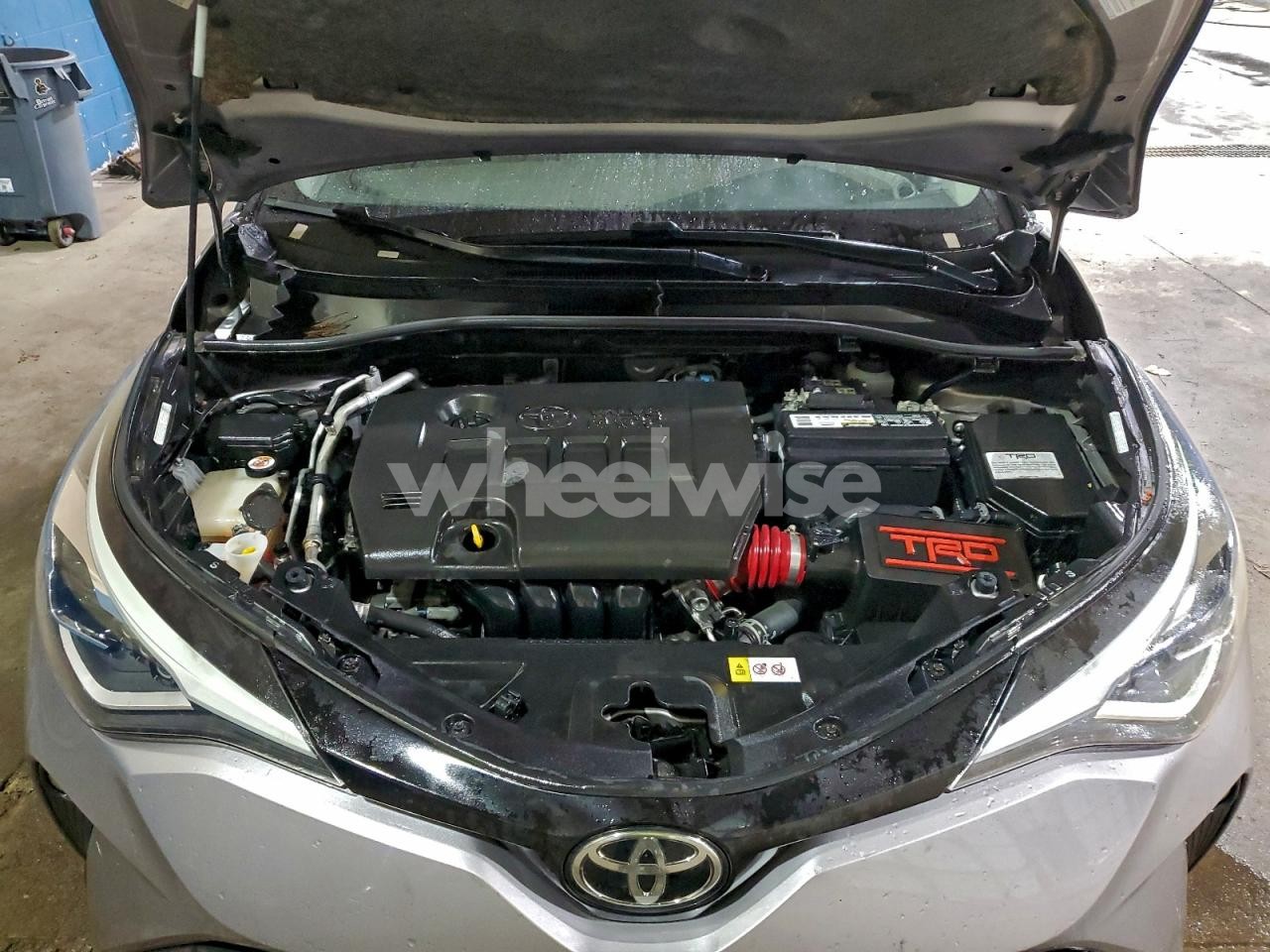 Photo 12 of 2020 TOYOTA C-HR XLE (VIN JTNKHMBX0L1068716)