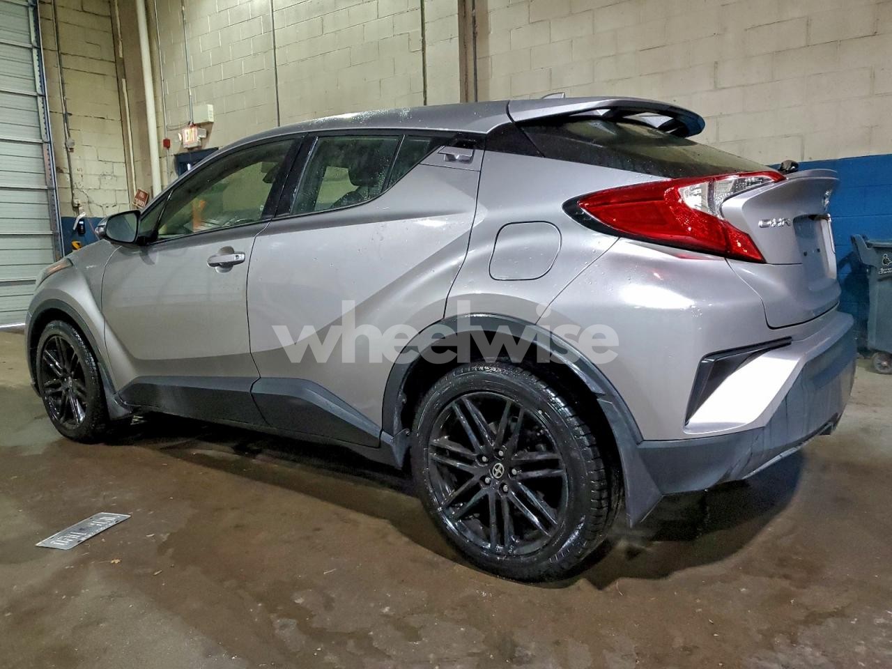 Photo 2 of 2020 TOYOTA C-HR XLE (VIN JTNKHMBX0L1068716)