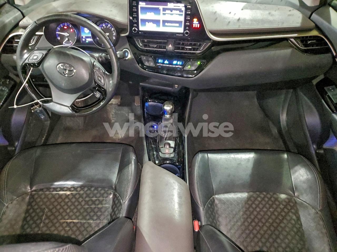 Photo 8 of 2020 TOYOTA C-HR XLE (VIN JTNKHMBX0L1068716)