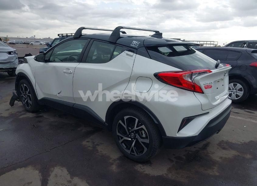 Photo 3 of 2020 Toyota C-hr XLE (VIN JTNKHMBX0L1069221)