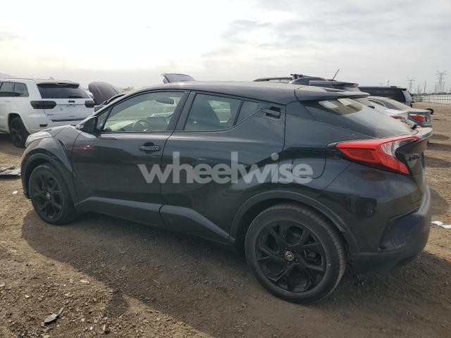2021 TOYOTA C-HR XLE (VIN JTNKHMBX0M1107712) main photo