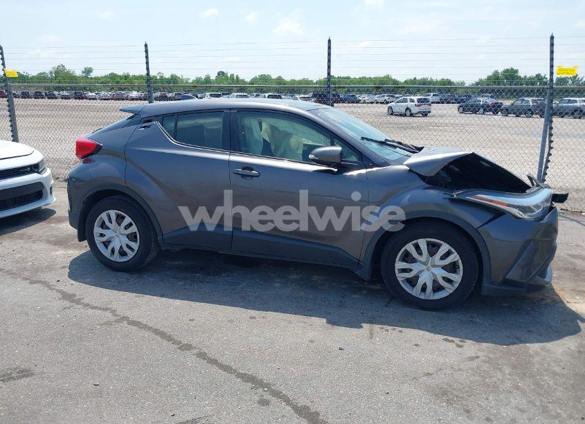 Photo 13 of 2021 Toyota C-hr LE (VIN JTNKHMBX0M1115308)