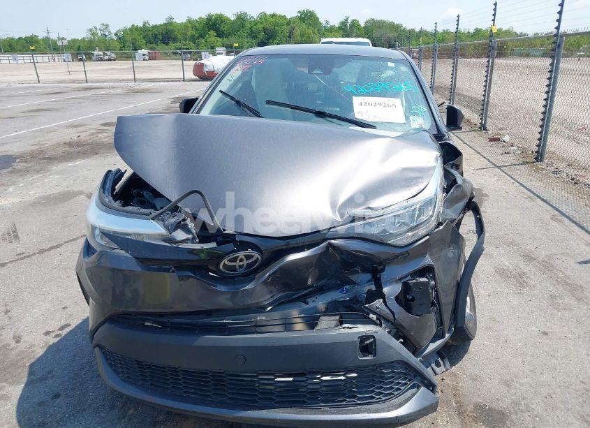 Photo 6 of 2021 Toyota C-hr LE (VIN JTNKHMBX0M1115308)