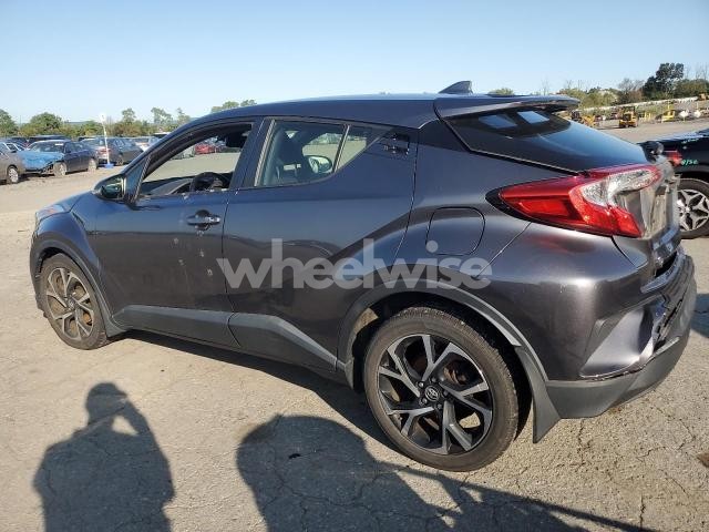2018 TOYOTA C-HR XLE (VIN JTNKHMBX1J1007436) main photo
