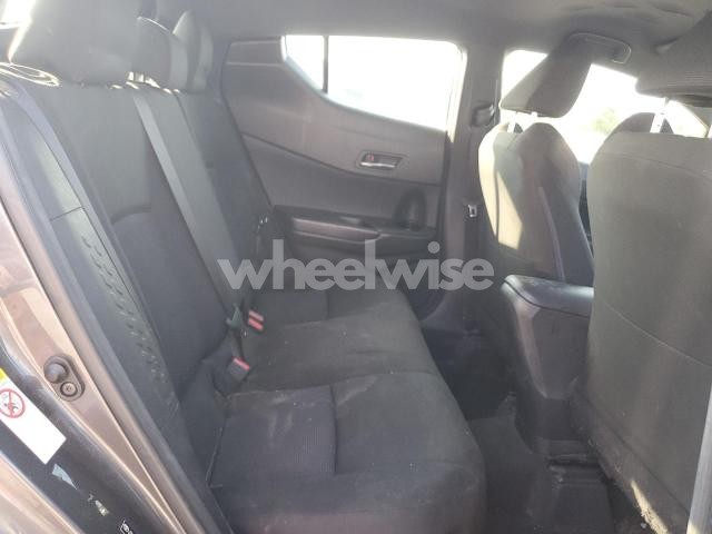 Photo 10 of 2018 TOYOTA C-HR XLE (VIN JTNKHMBX1J1007436)