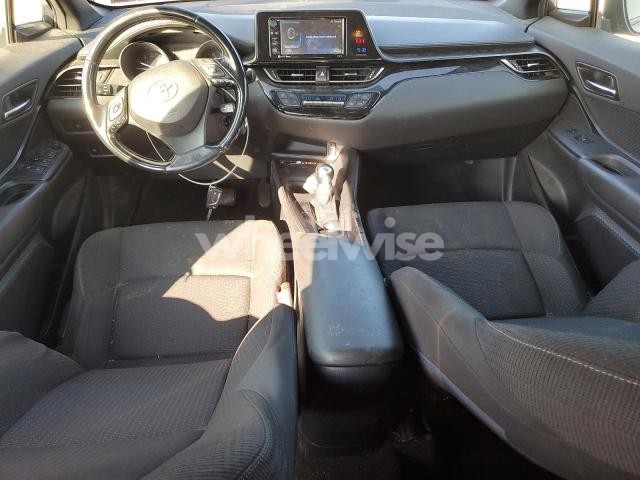 Photo 9 of 2018 TOYOTA C-HR XLE (VIN JTNKHMBX1J1007436)