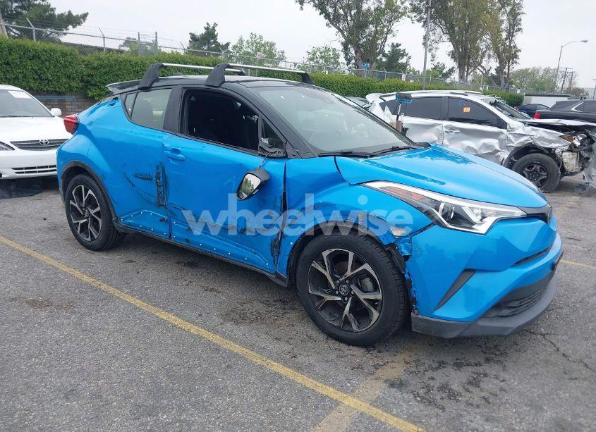 2019 Toyota C-hr XLE (VIN JTNKHMBX1K1031351) main photo