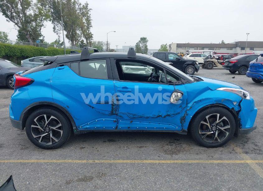 Photo 13 of 2019 Toyota C-hr XLE (VIN JTNKHMBX1K1031351)
