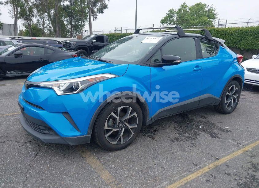 Photo 2 of 2019 Toyota C-hr XLE (VIN JTNKHMBX1K1031351)