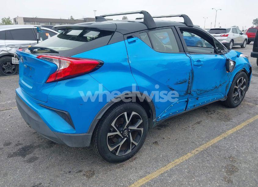 Photo 4 of 2019 Toyota C-hr XLE (VIN JTNKHMBX1K1031351)
