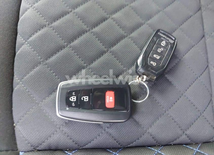 Photo 11 of 2021 Toyota C-hr XLE (VIN JTNKHMBX1M1104530)