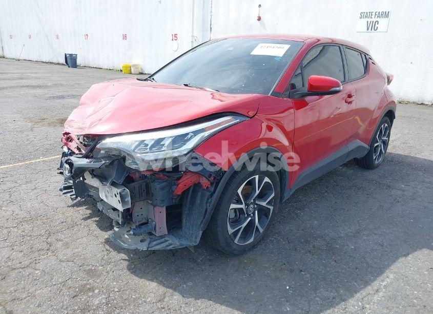 Photo 2 of 2021 Toyota C-hr XLE (VIN JTNKHMBX1M1104530)