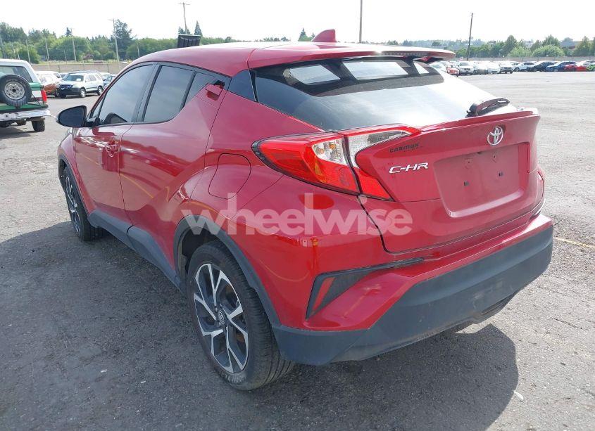 Photo 3 of 2021 Toyota C-hr XLE (VIN JTNKHMBX1M1104530)