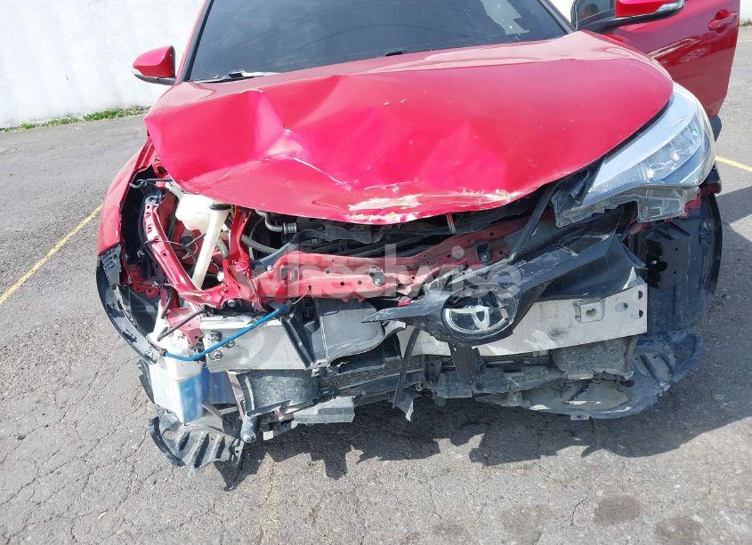 Photo 6 of 2021 Toyota C-hr XLE (VIN JTNKHMBX1M1104530)