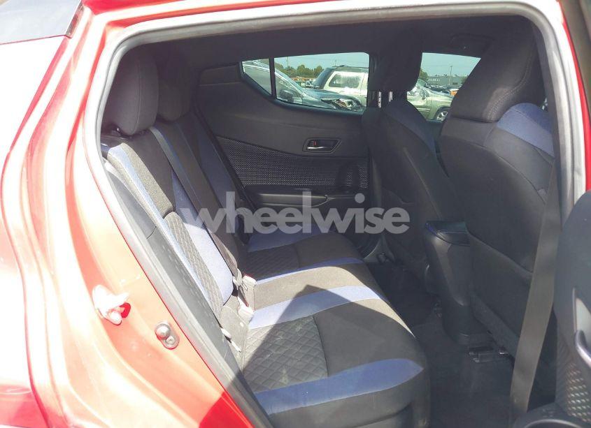 Photo 8 of 2021 Toyota C-hr XLE (VIN JTNKHMBX1M1104530)