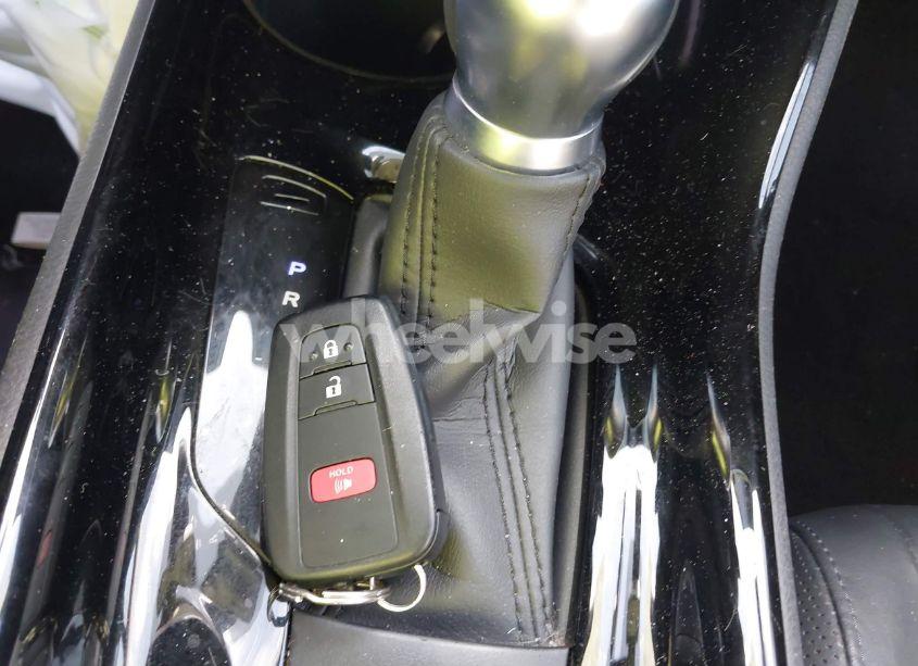 Photo 11 of 2021 Toyota C-hr LIMITED (VIN JTNKHMBX1M1112725)