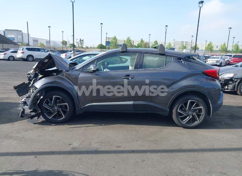 Photo 15 of 2021 Toyota C-hr LIMITED (VIN JTNKHMBX1M1112725)