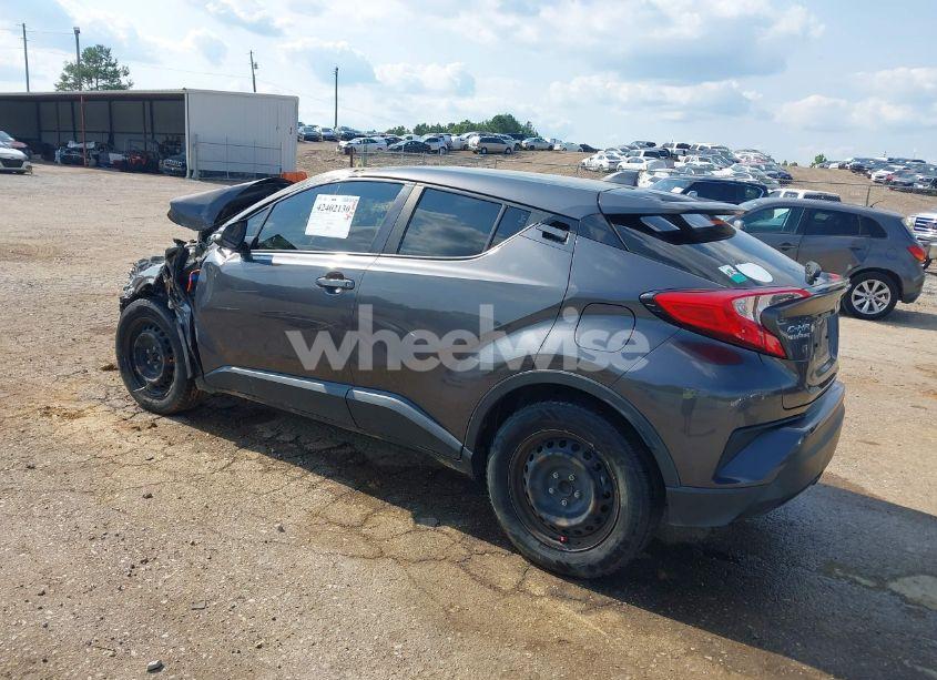 Photo 3 of 2019 Toyota C-hr LE (VIN JTNKHMBX2K1048871)
