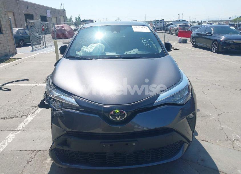 Photo 11 of 2020 Toyota C-hr XLE (VIN JTNKHMBX2L1070998)