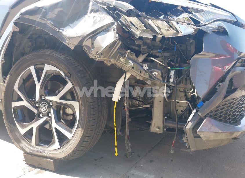 Photo 16 of 2020 Toyota C-hr XLE (VIN JTNKHMBX2L1070998)