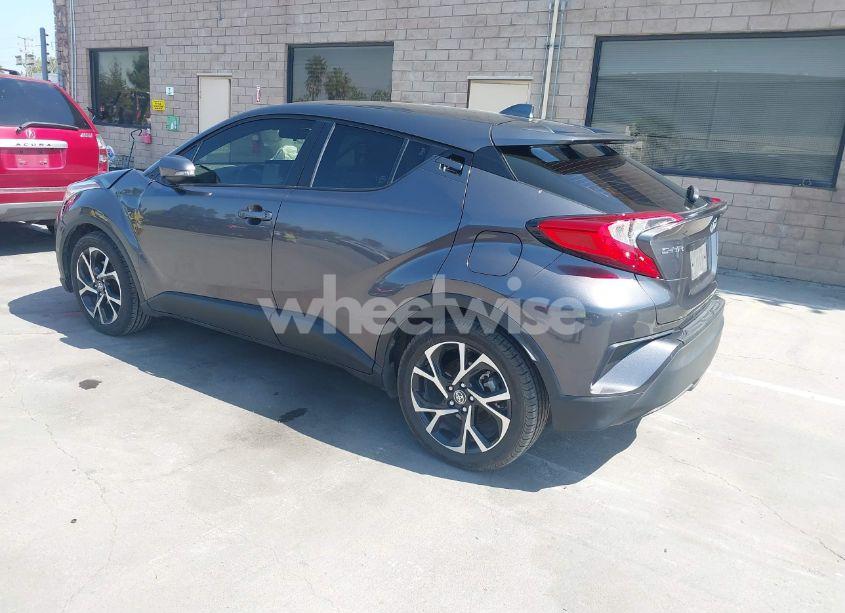 Photo 3 of 2020 Toyota C-hr XLE (VIN JTNKHMBX2L1070998)