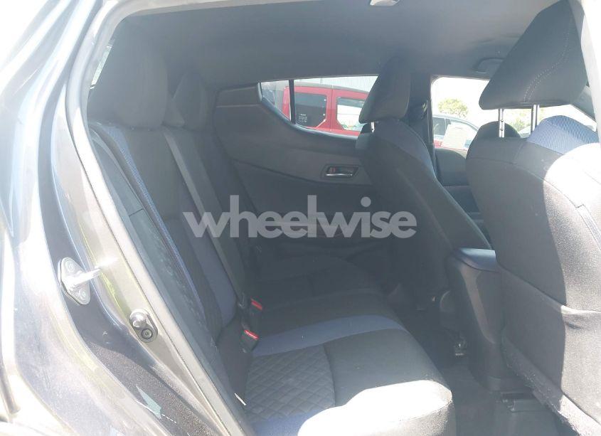 Photo 8 of 2020 Toyota C-hr XLE (VIN JTNKHMBX2L1070998)