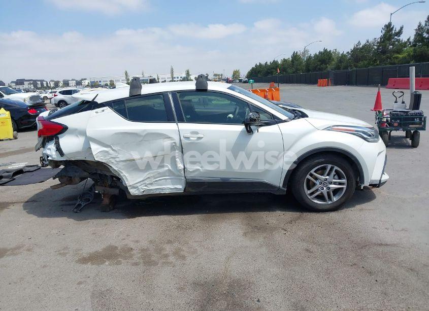 Photo 14 of 2021 Toyota C-hr LE (VIN JTNKHMBX2M1118467)